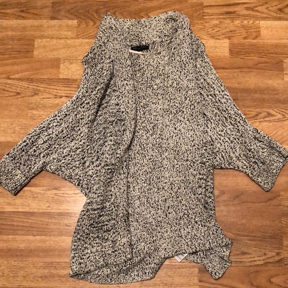 Banana Republic Cozy black and white cardigan